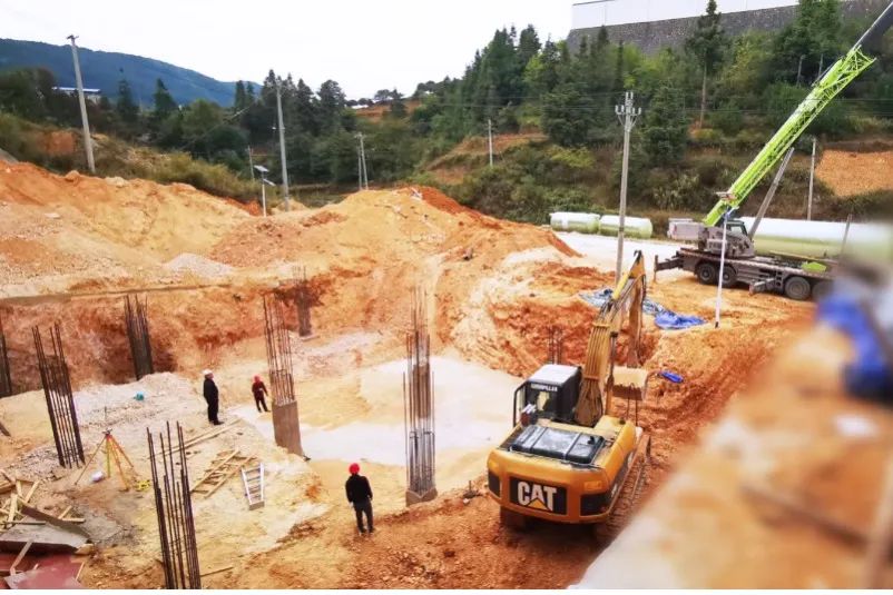 王文干攻坚克难,全力推动项目建设